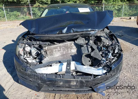 2016 Honda Civic Lx z USA, uszkodzony, nr VIN 19XFC2F53GE041921